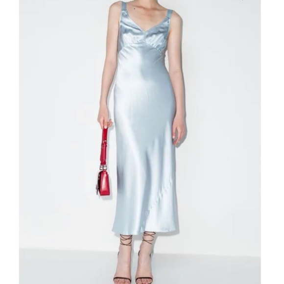NWT Reformation daytona silk dress in the color horizon ( baby blue) - Picture 2 of 5